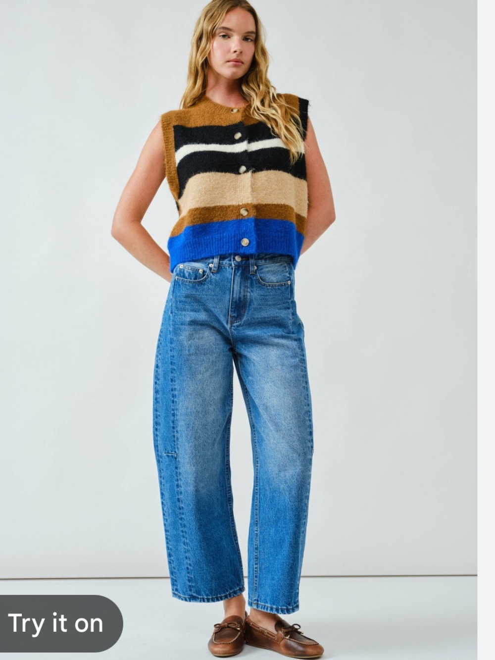 AARON & AMBER Comfy Barrel Jeans in Dark / Medium Wash Denim Size Small